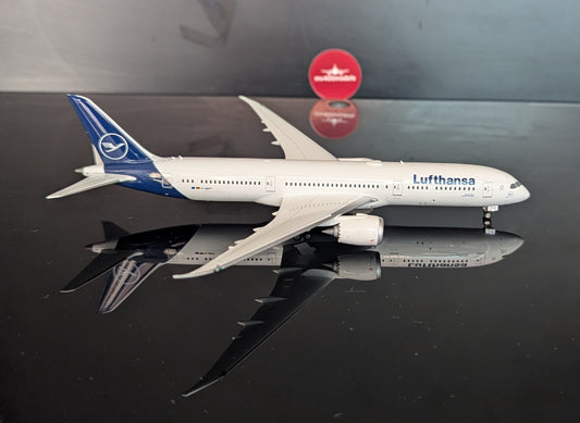 1:400 Lufthansa B787-9 Dreamliner Phoenix Models