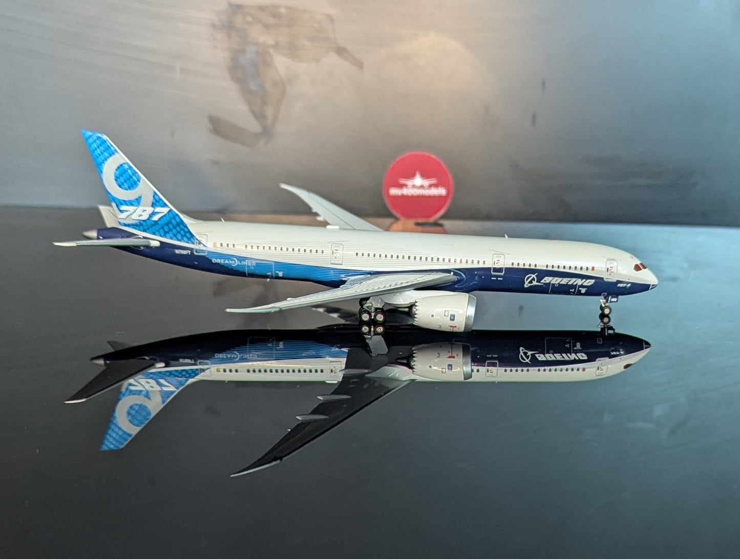 1:400 Boeing House Colors B787-9 Dreamliner Aviation 400