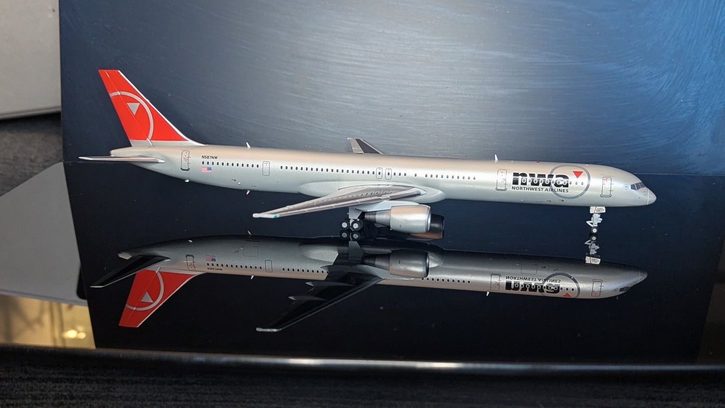 1:200 Northwest Airlines B757-300 Gemini200