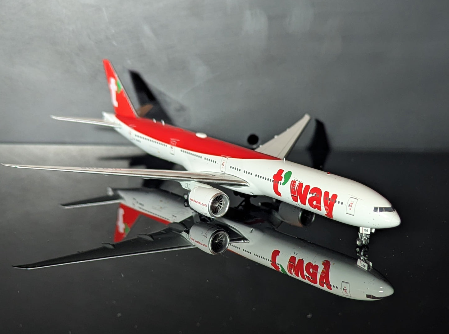 1:400 T’Way Air B777-300ER Aviation 400