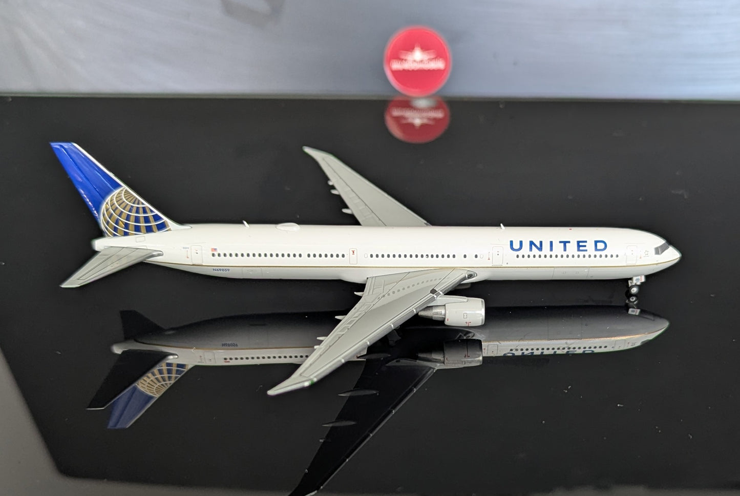 1:400 United Airlines B767-400ER Gemini Jets