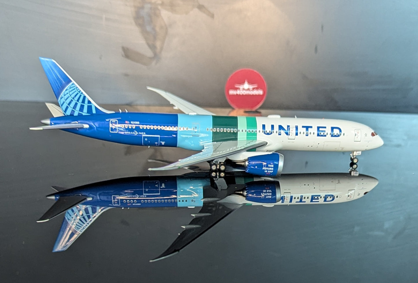 1:400 United Airlines B787-9 Dreamliner Aviation 400