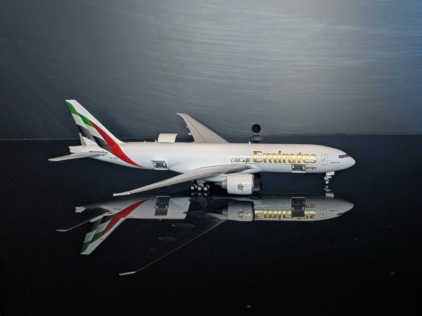 1:400 Emirates Sky Cargo B777-200LRF Interactive Series* Gemini Jets