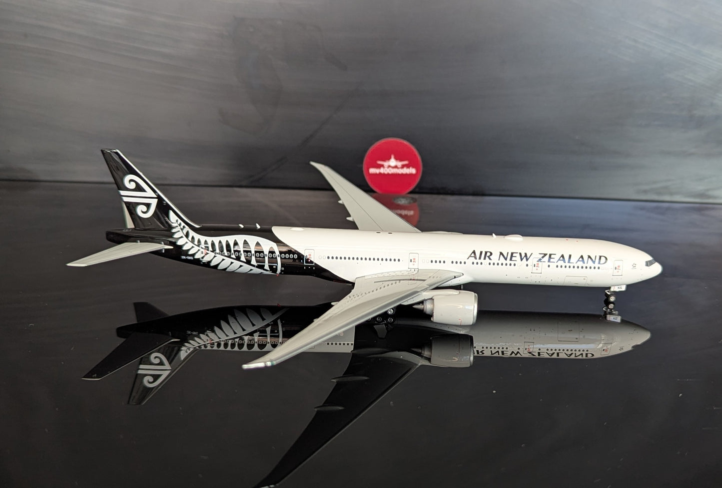 1:400 Air New Zealand B777-300ER Phoenix Models