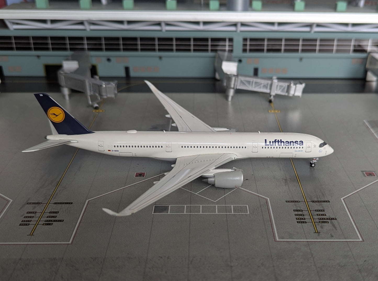 1:400 Lufthansa A350-900 D-AIXA Gemini Jets