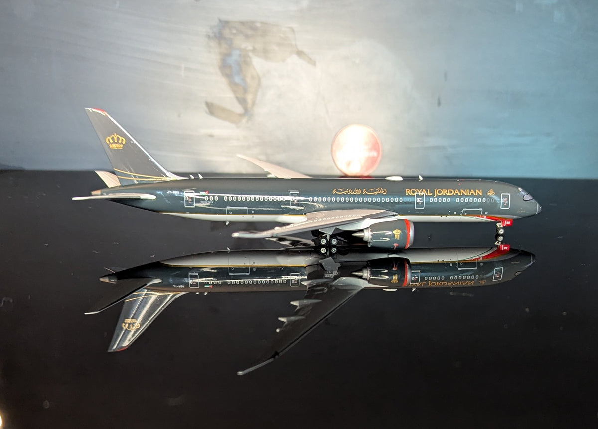 1:400 Royal Jordanian B787-9 Dreamliner Phoenix Models
