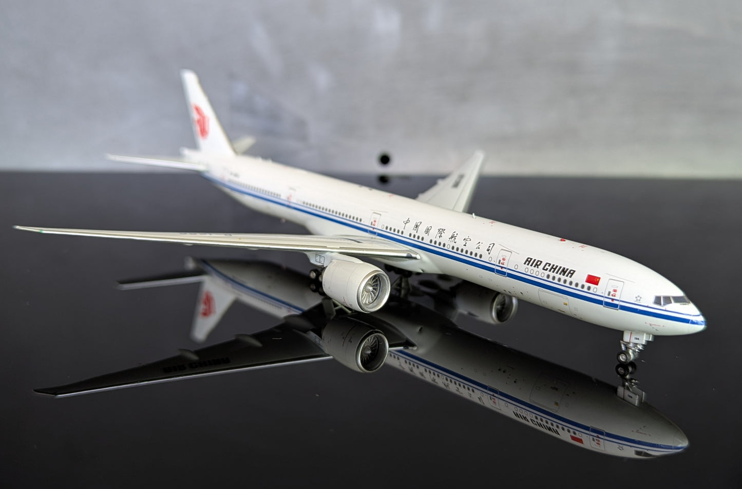 1:400 Air China B777-300ER B-2085 Aviation 400