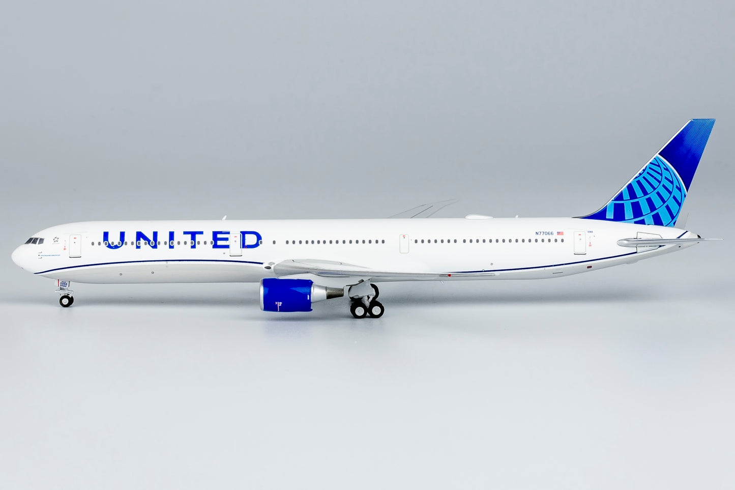 1:400 United Airlines 767-400ER "Blue Evolution"  CF6 engines NG Models