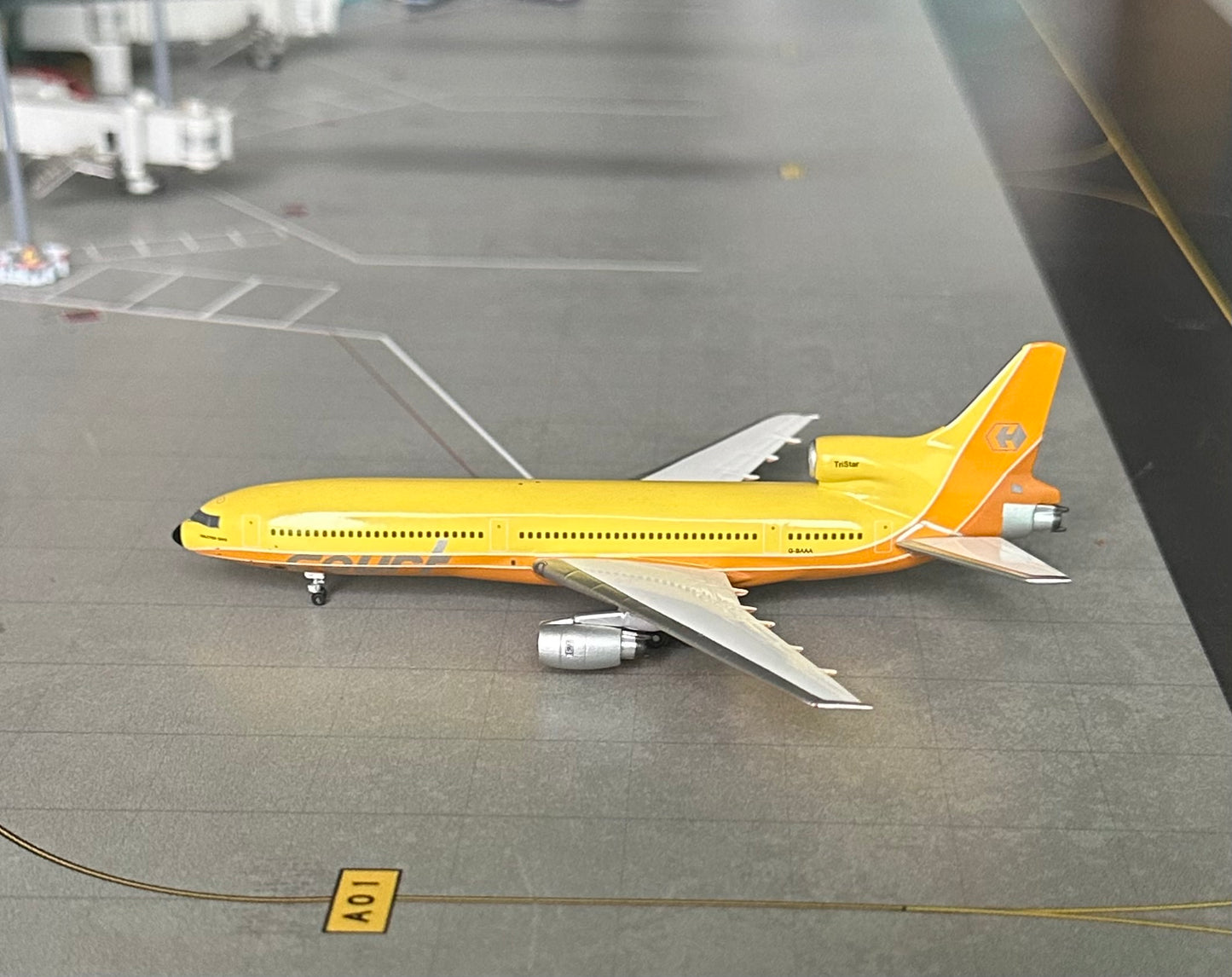 1:500 Courtline Lockheed L-1011 Tristar Yellow* Inflight500