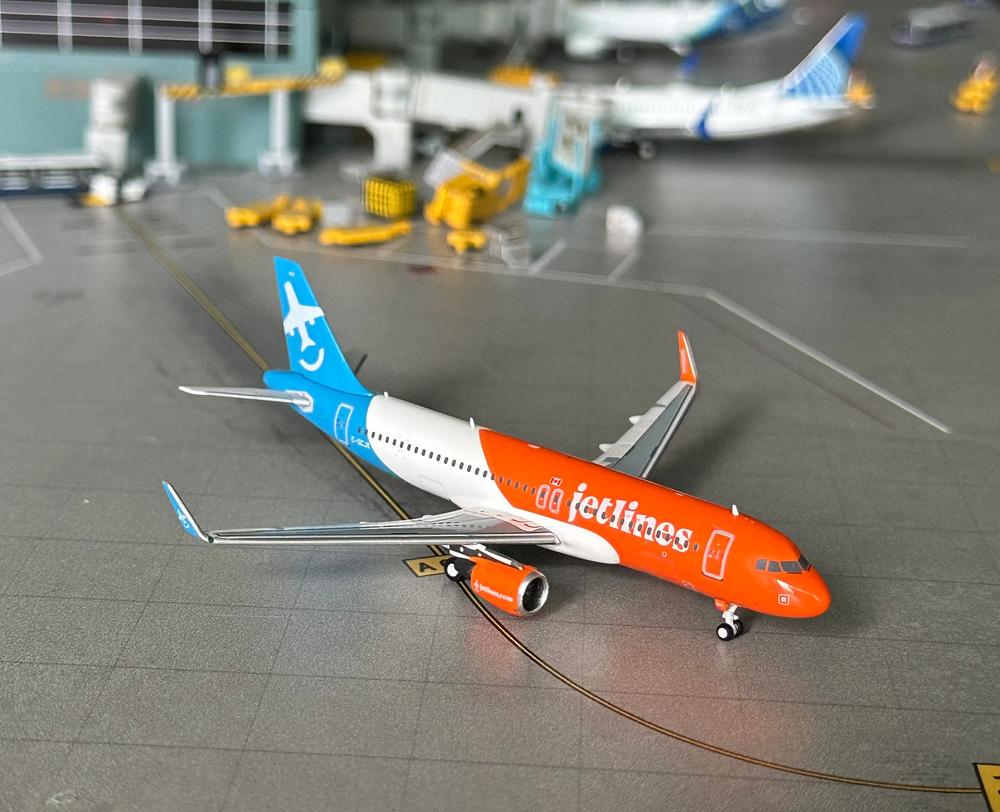 1:400 Jetlines A320-200  Pandamodel