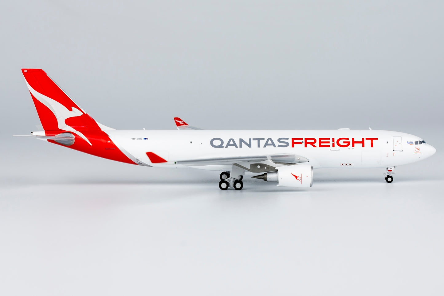 1:400 Qantas Freight A330-200P2F NG Models