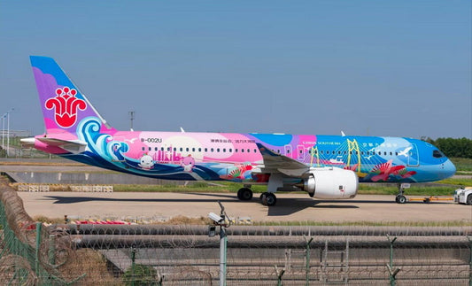 Pre-order 1:400 China Southern Airlines Comac C919 Phoenix Models