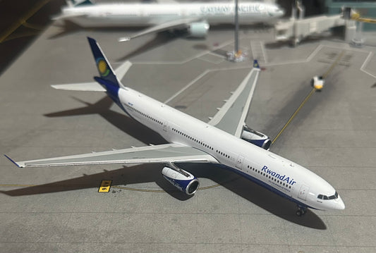 1:400 Rwandair A330-300 Phoenix Models