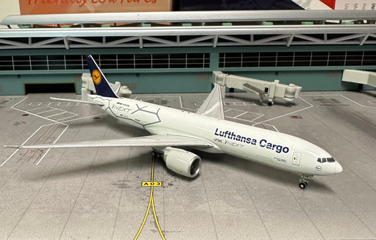 1:400 Lufthansa Cargo B777-200F "BMW Vision NEXT"JC Wings