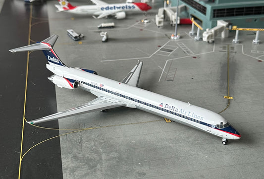 1:200 Delta Air Lines MD-88 “Interim Livery” Gemini200