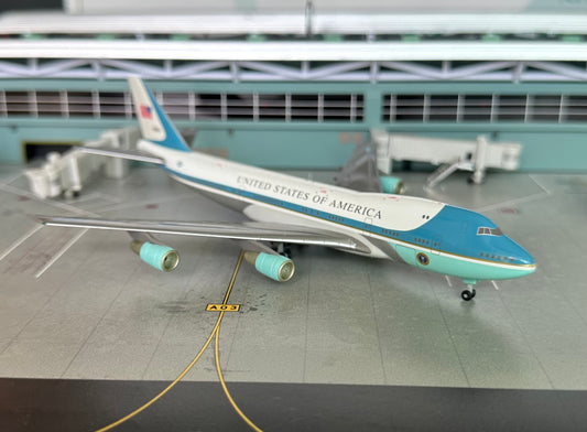 1:400 United States Air Force VC-25A “Air Force One” Herpa Wings
