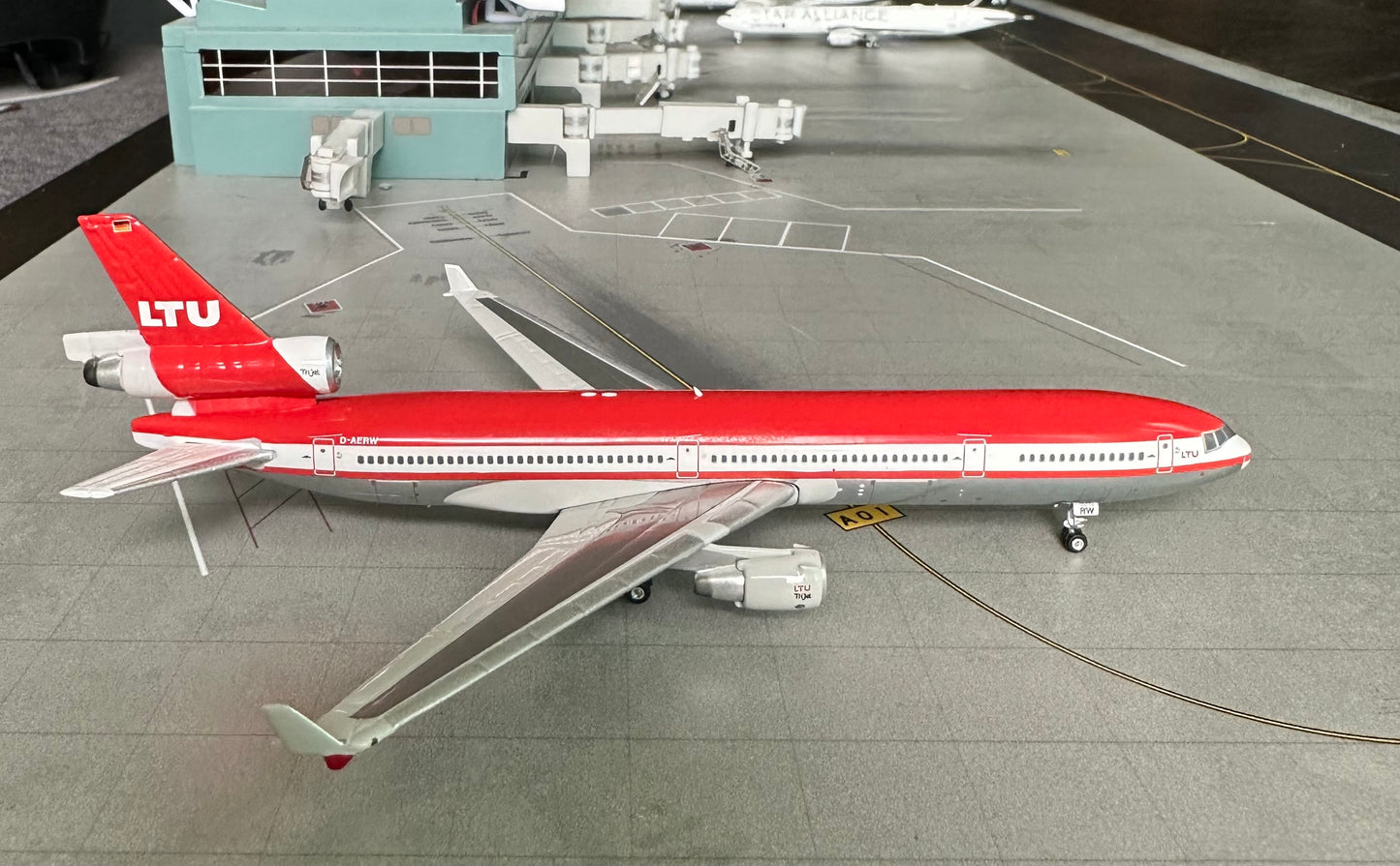 1:400 LTU MD-11 Phoenix Models