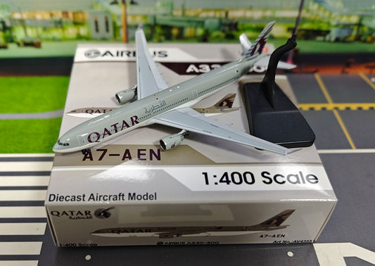 Pre-order 1:400 Qatar Airways A330-300 A7-AEN Aviation 400