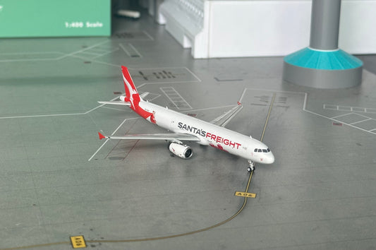 1:400 Qantas Freight A321-200 “Santa’s Freight” Phoenix Models