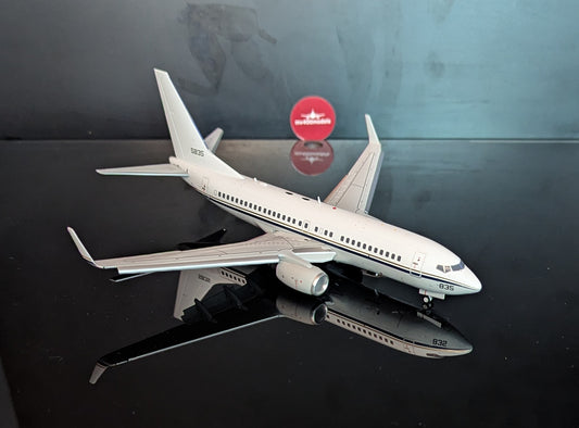 1:200 United States Navy B737-7AFC C-40A JC Wings Flaps Down*