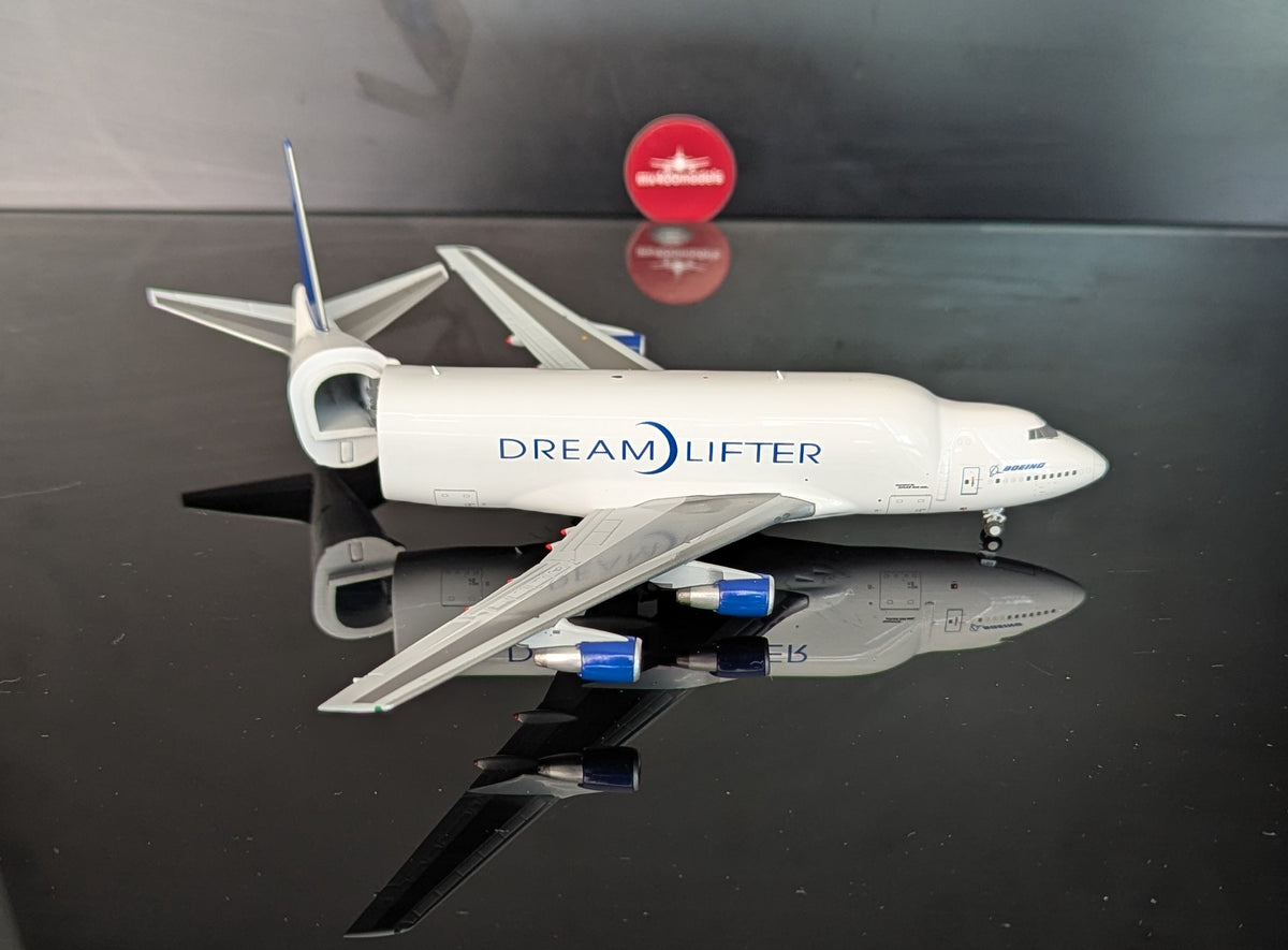 1:400 The Boeing Company B747-400LCF “Dreamlifter” N780BA JC Wings Interactive Series