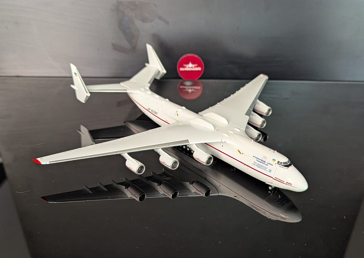 1:400 Antonov AN-225 Mriya "Red Stripe" Interactive Series* JC Wings