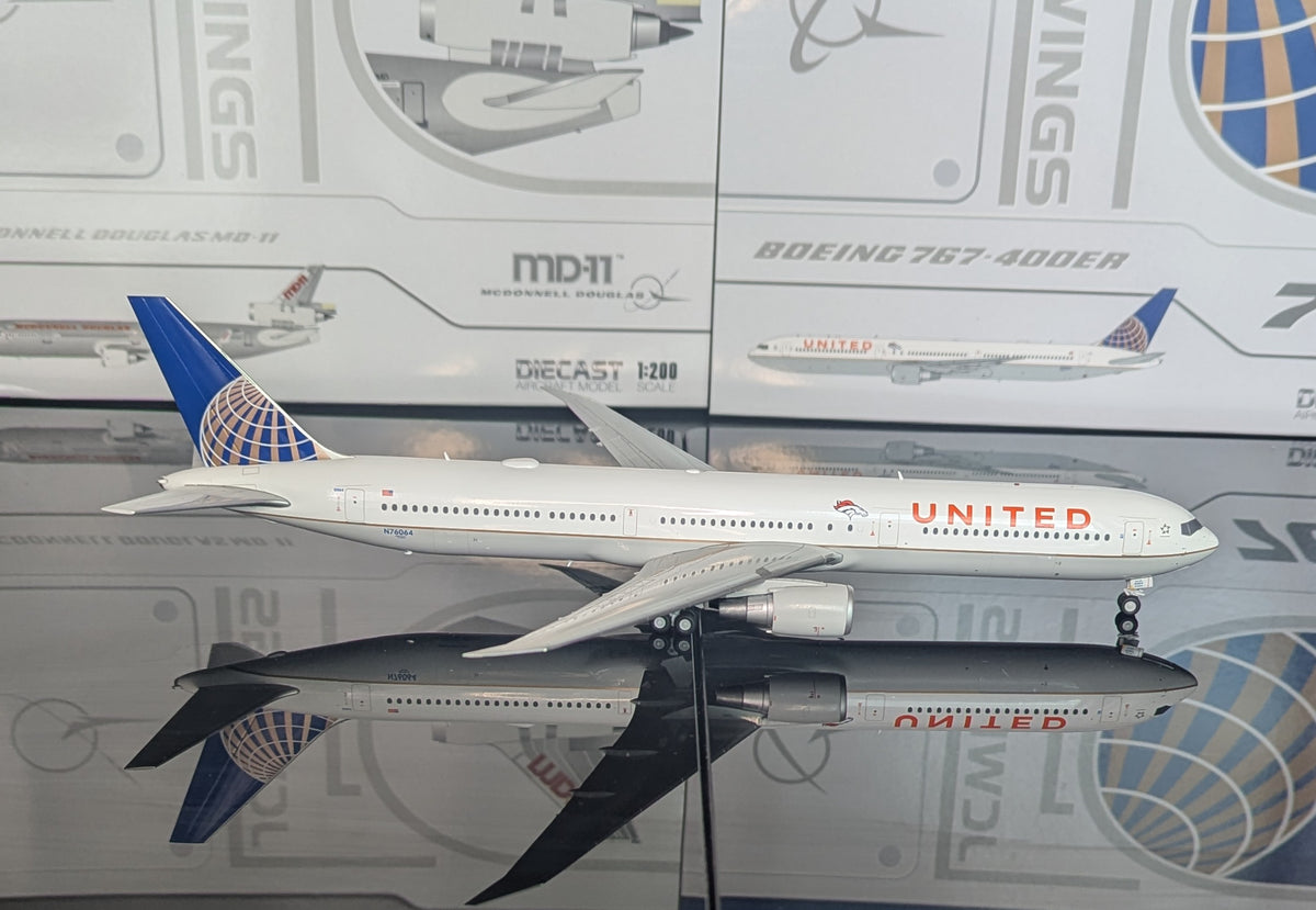 1:200 United Airlines B767-400ER “Denver Broncos” JC Wings