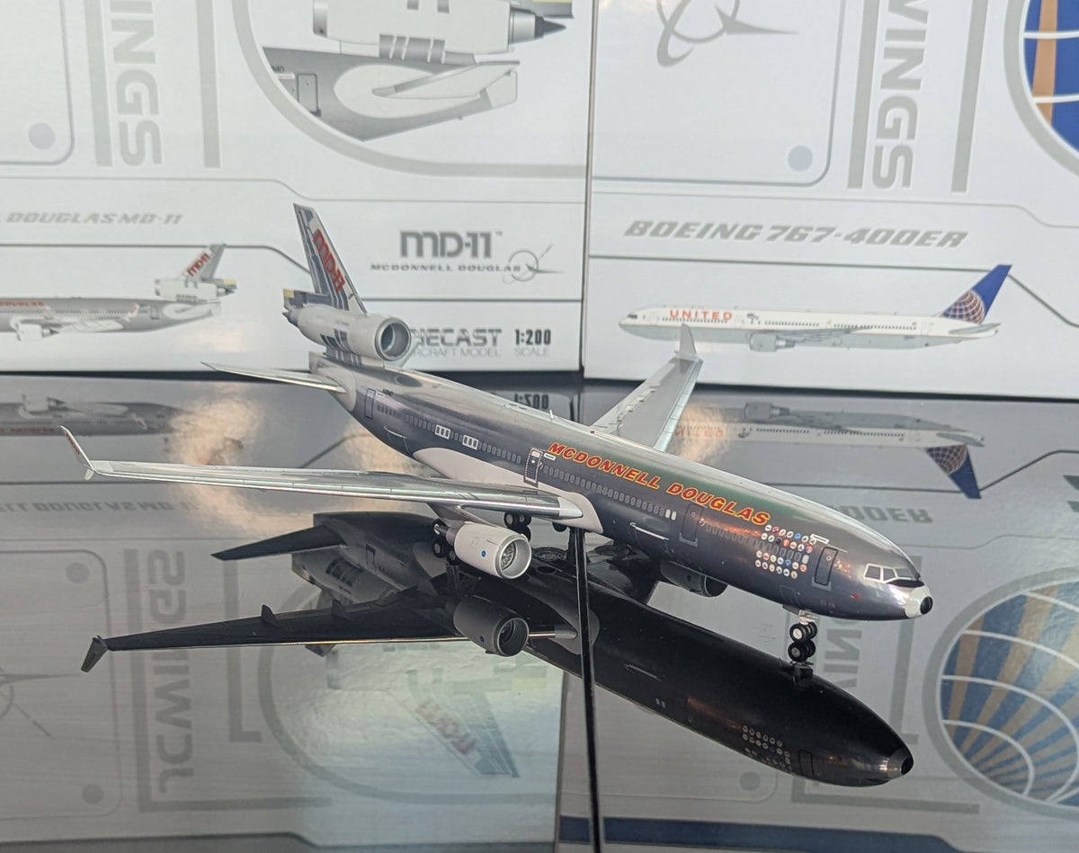 1:200 McDonnell Douglas House Colors MD-11 “Polished” JC Wings