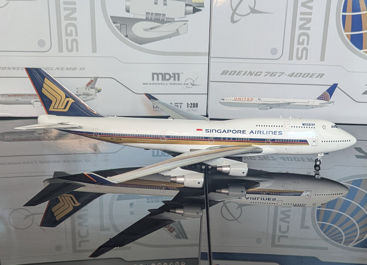 1:200 Singapore Airlines B747-400 “Megatop” JC Wings