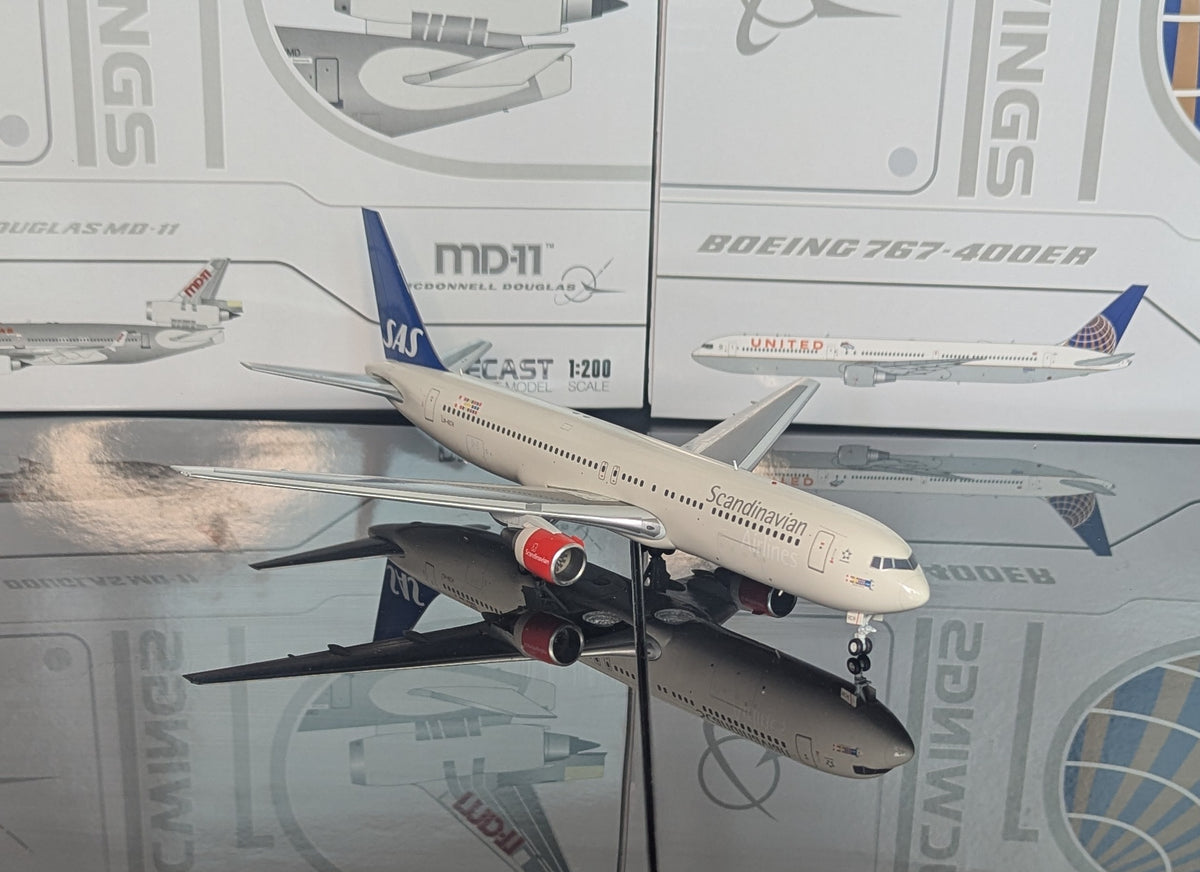 1:200 SAS Scandinavian B767-300ER JC Wings