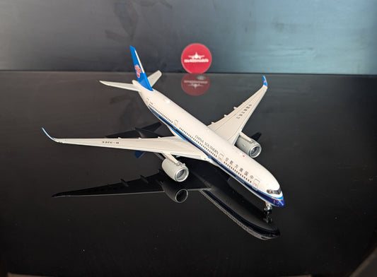 1:400 China Southern Airlines A350-900 B-32EE Aviation 400