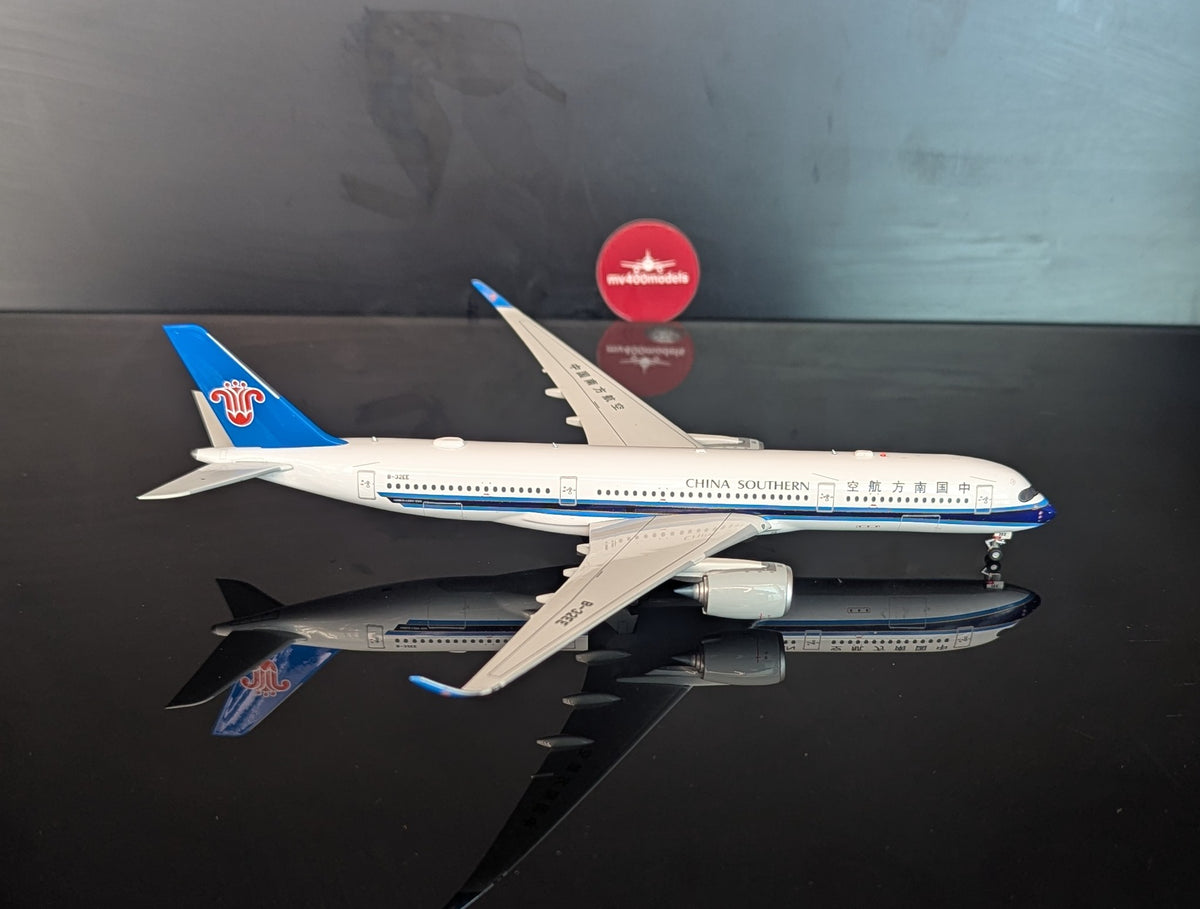 1:400 China Southern Airlines A350-900 B-32EE Aviation 400