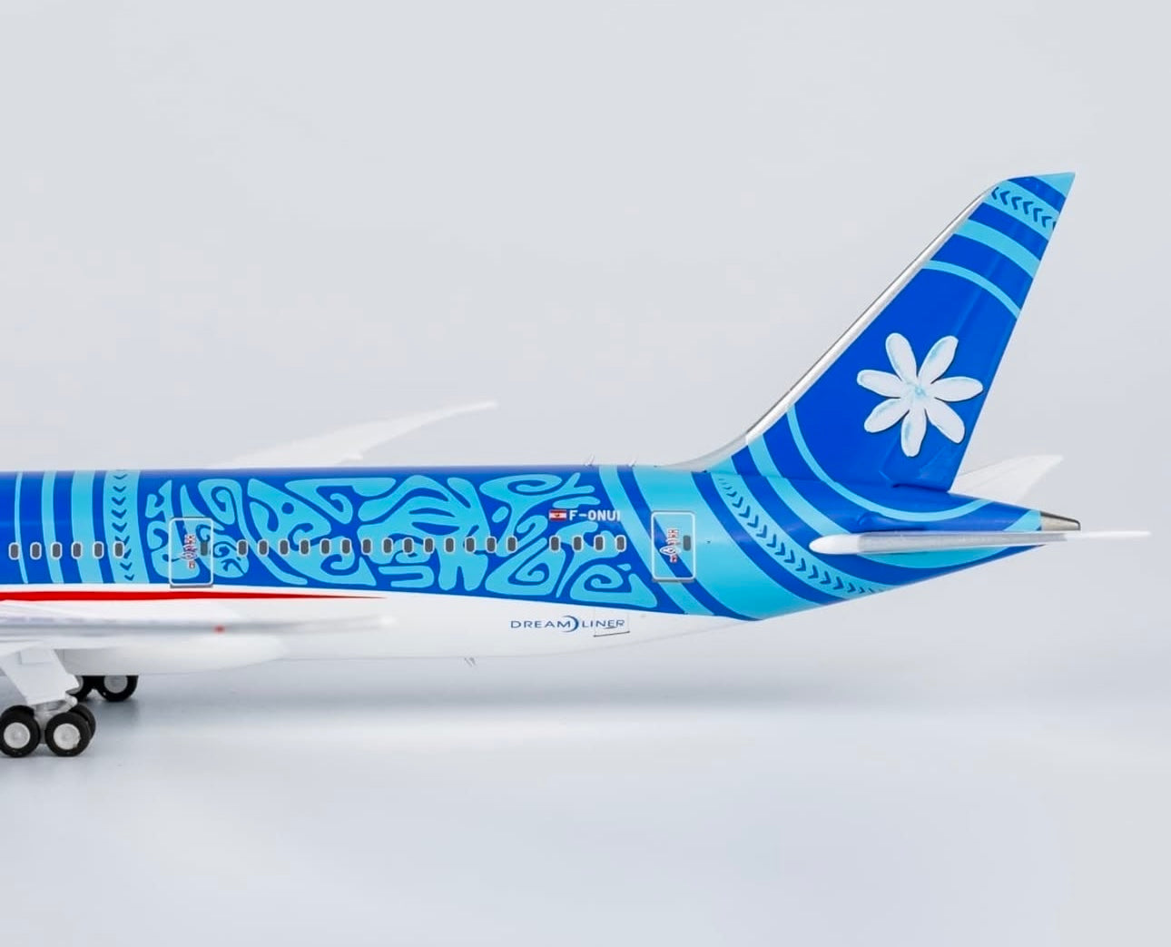 1:400 Air Tahiti Nui B787-9 Dreamliner F-ONUI NG Models