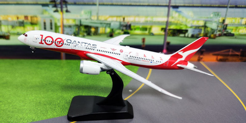 Pre-order 1:400 Qantas B-787-9 Dreamliner “100 Year” detachable gear Aviation 400