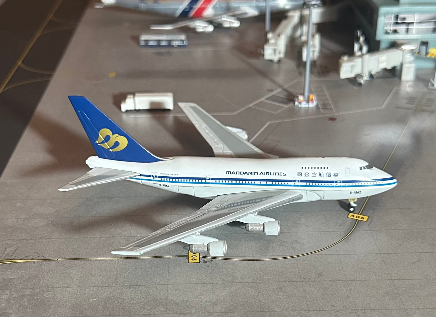 1:400 Mandarin Airlines B747SP Gemini Jets