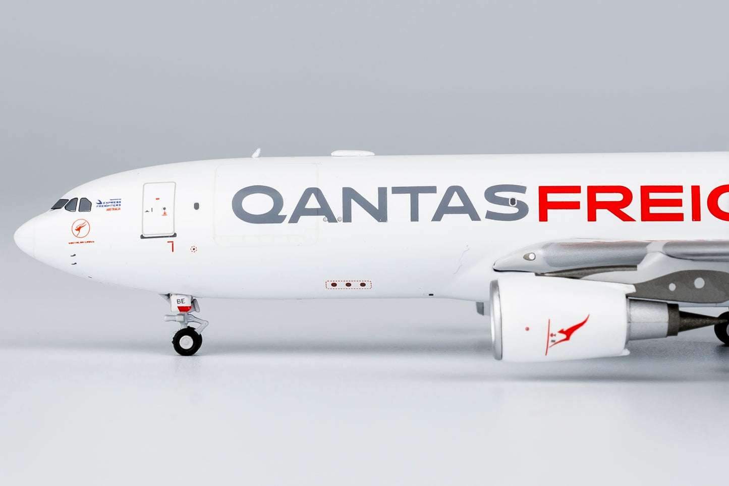 1:400 Qantas Freight A330-200P2F NG Models