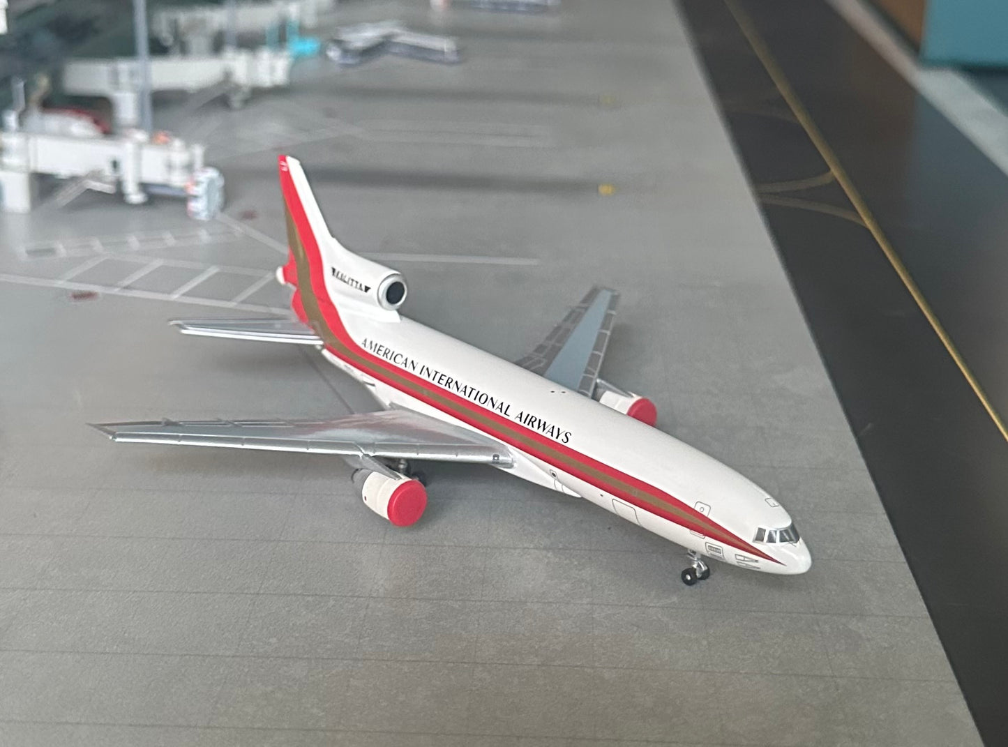 1:400 Kalitta/American International Airways Lockheed L-1011 Tristar with Kalitta on tail* BlueBox