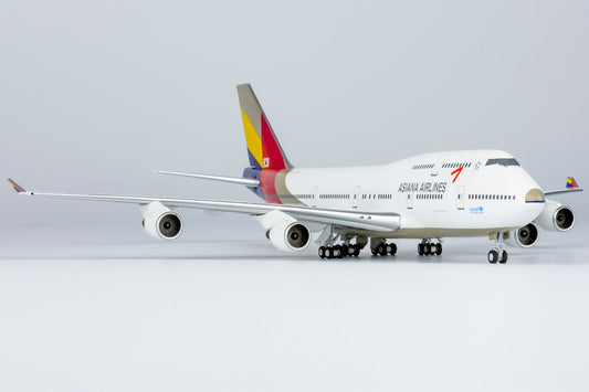 Pre-order 1:400 Asiana Airlines 747-400 HL7421 (with mismatched nosecone) NG LITE