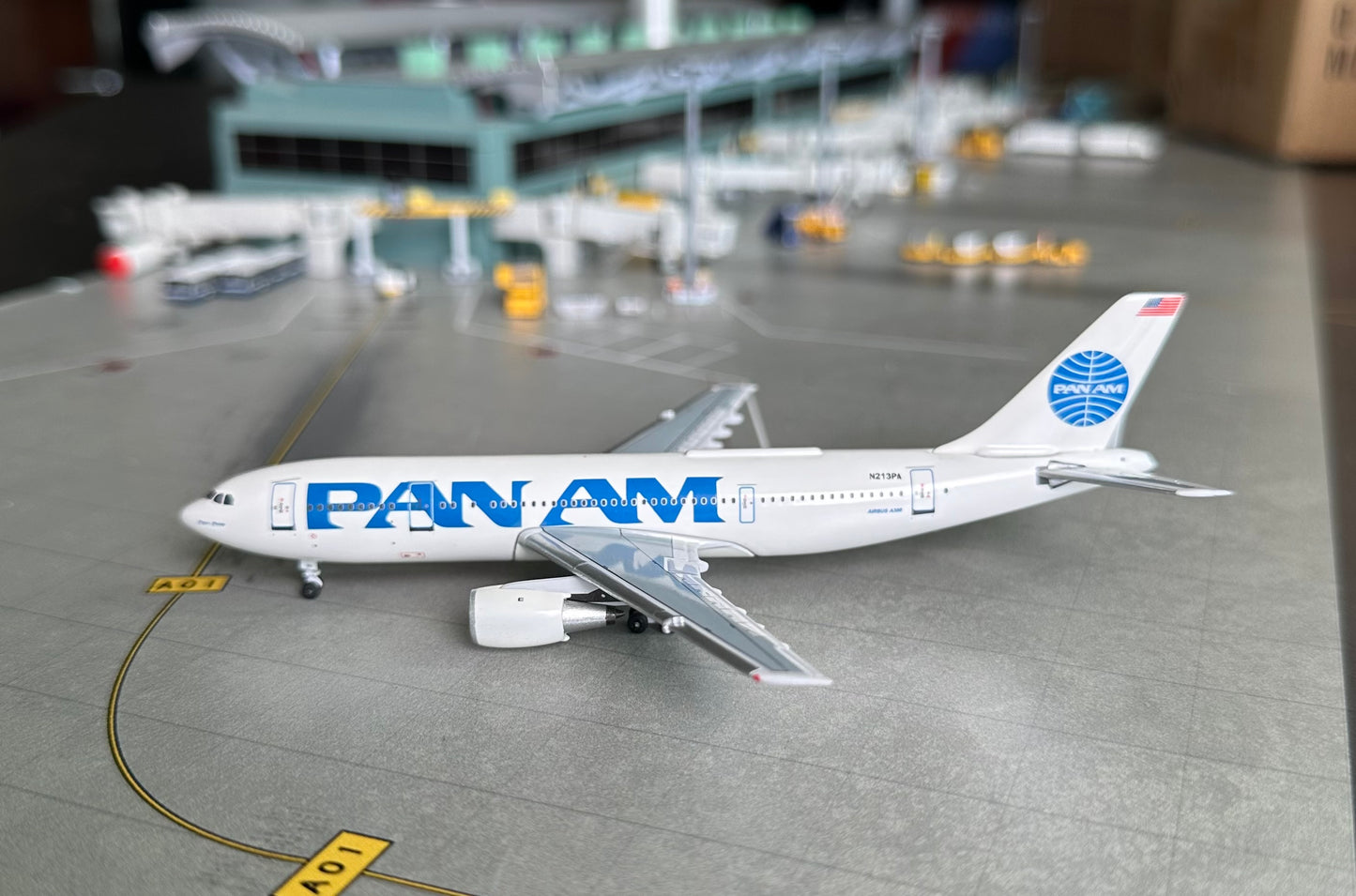 1:400 Pan Am A300-BA N213PA AeroClassics