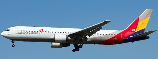 Pre-order 1:400 Asiana Airlines B767-300 “Last Flight” JC Wings Future Release*