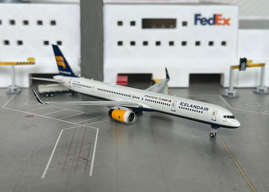 1:400 Icelandair (Fly Khiva) B757-300 TF-FIX “KHIVA Sticker” NG Models