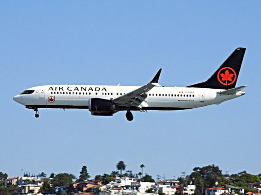 Pre-order 1:400 Air Canada B737 Max 8 C-GEPF Phoenix Models