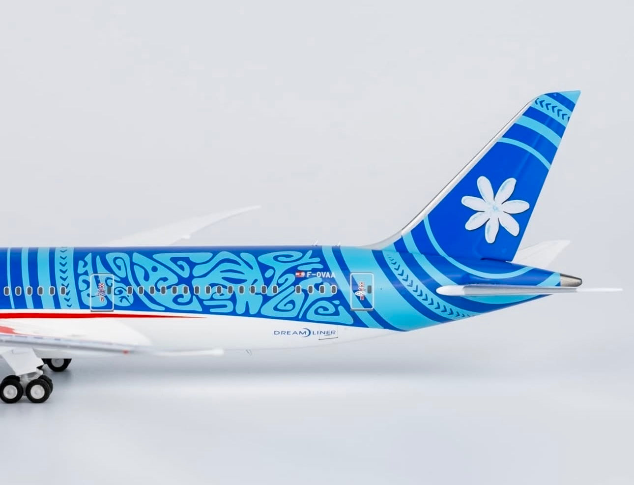 1:400 Air Tahiti Nui B787-9 Dreamliner F-OVAA NG Models