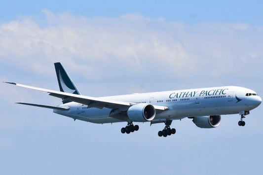 Pre-order 1:400 Cathay Pacific B777-300ER Phoenix Models