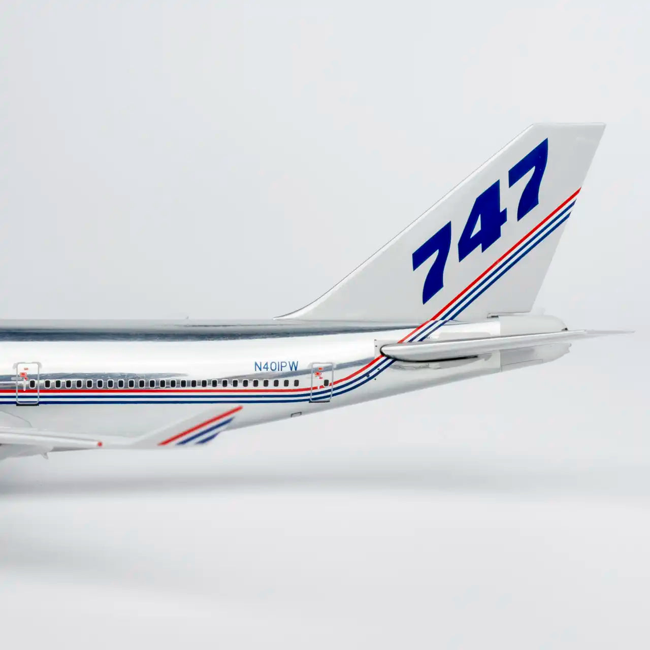 1:400 Boeing Corporation B747-400 “House Colors” NG Models