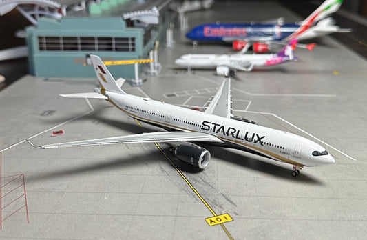 1:400 Starlux A330-900neo Phoenix Models