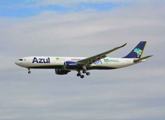 Pre-order 1:400 Azul A330-900neo Phoenix Models