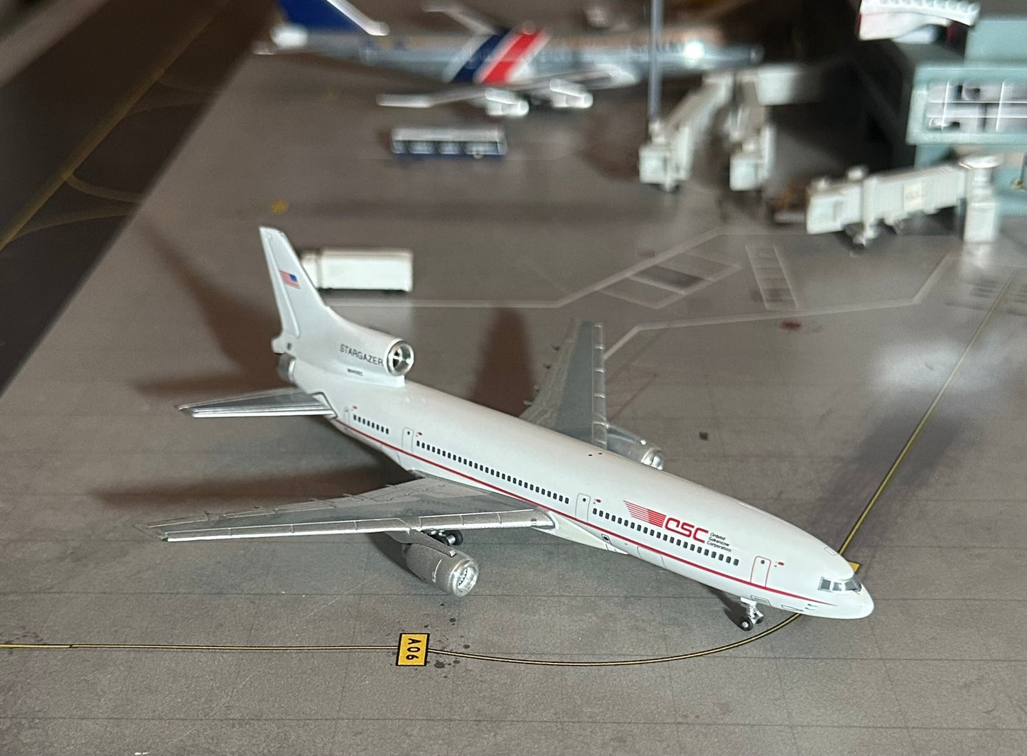 1:400 Orbital Sciences Lockheed L-1011 Tristar Jet X