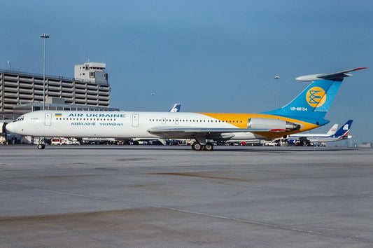 Pre-order 1:400 Air Ukraine IL-62M Phoenix Models