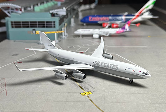 1:400 Sky Gates IL-96-400M Phoenix Models